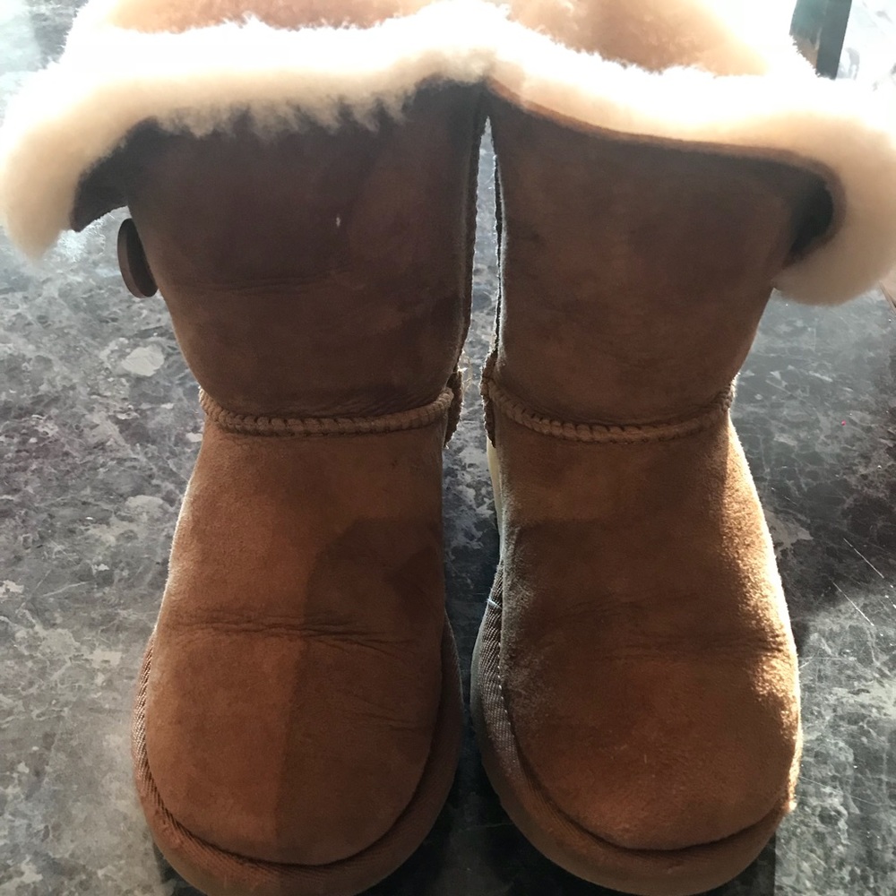 UGG girls Bailey Button chestnut brown boots